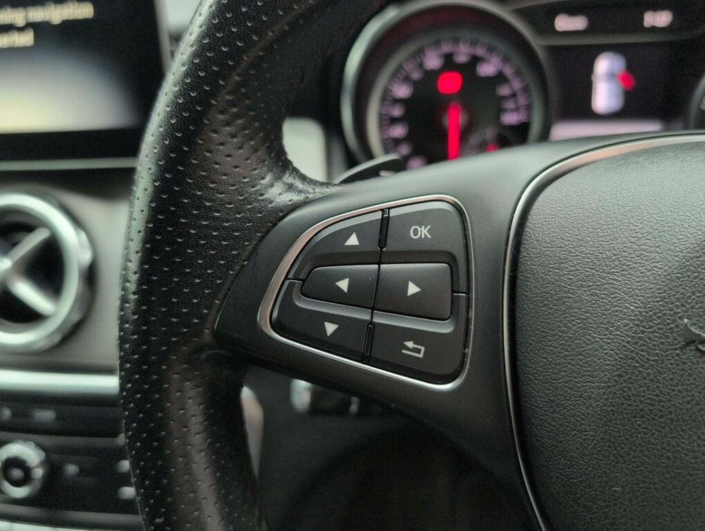 Mercedes-Benz GLA Class White #20