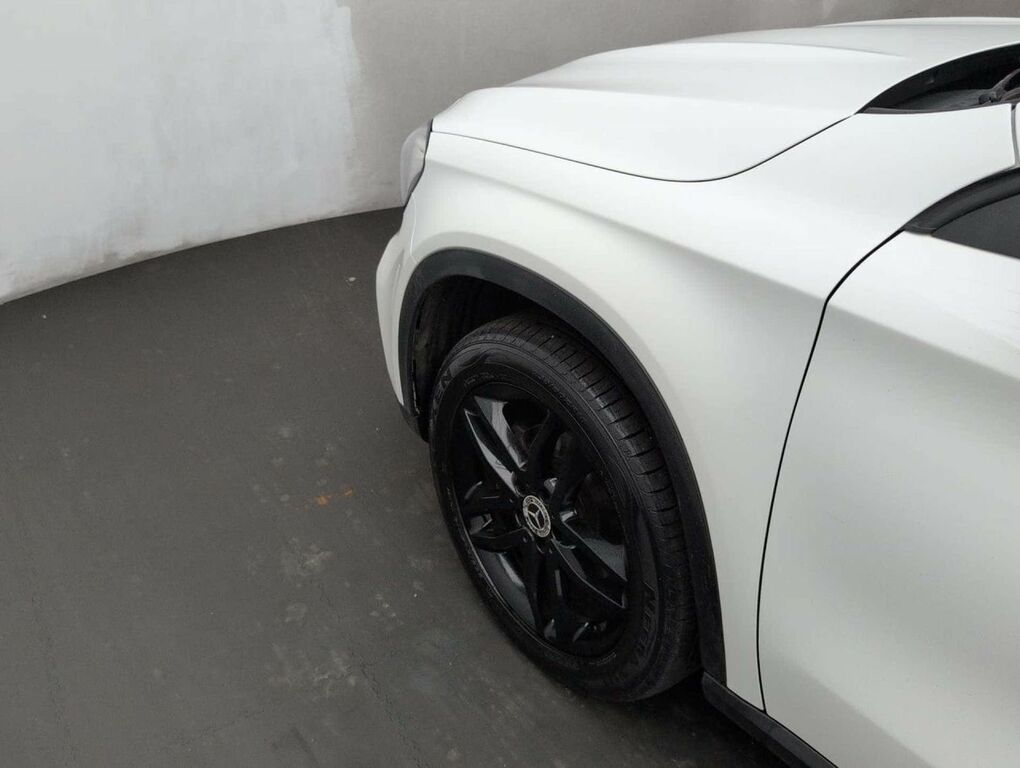 Mercedes-Benz GLA Class White #34