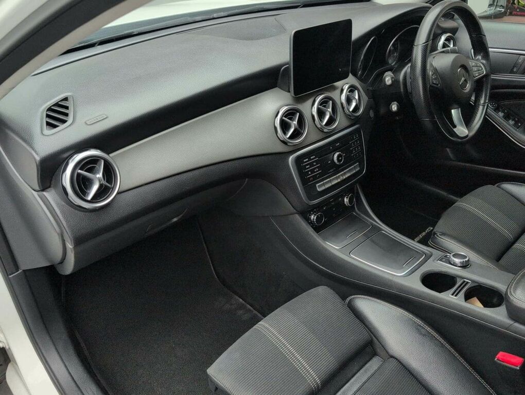 Mercedes-Benz GLA Class White #33