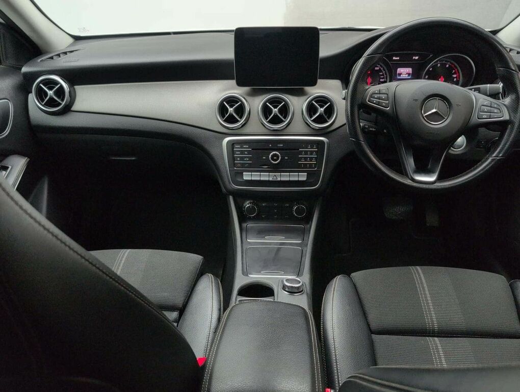 Mercedes-Benz GLA Class White #25