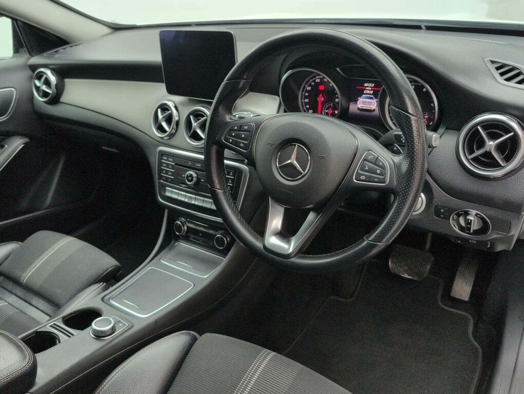 Mercedes-Benz GLA Class White #11