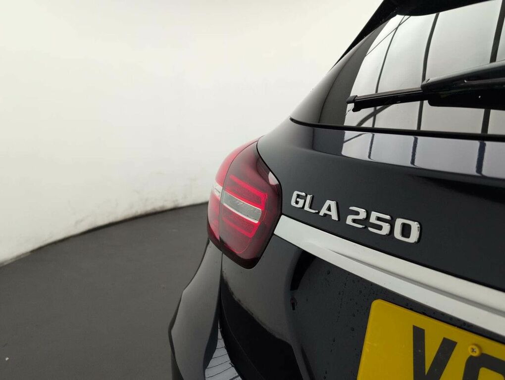 Mercedes-Benz GLA Class Gla 220 Amg Line Premium D 4Matic Grey #31