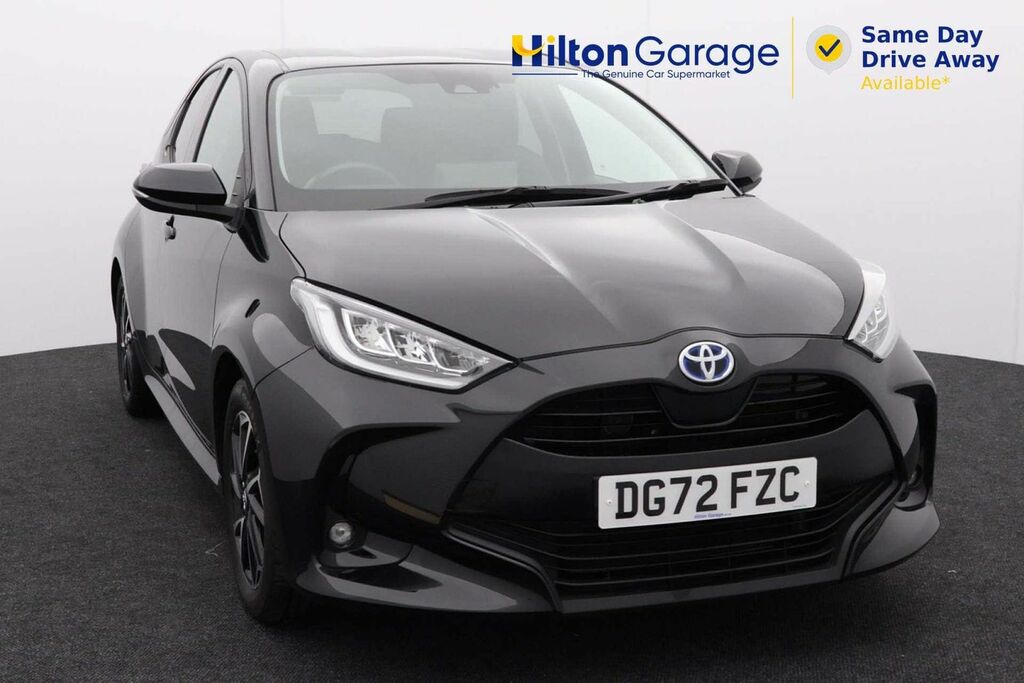 Toyota Yaris 1.5 Yaris Design Hev Cvt Black
