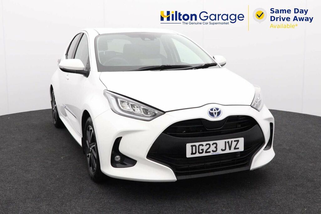 Toyota Yaris 1.5 Yaris Design Hev Cvt White
