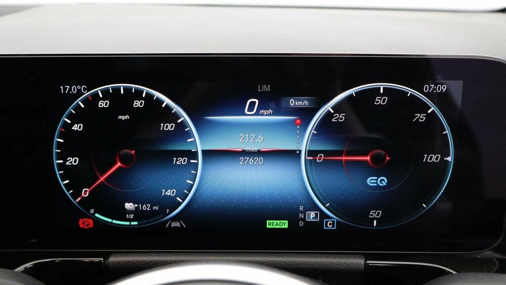 Mercedes-Benz EQA Eqa 250 Amg Line Premium Black #18