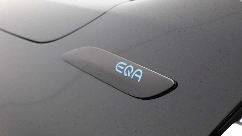 Mercedes-Benz EQA Eqa 250 Amg Line Premium Black #32