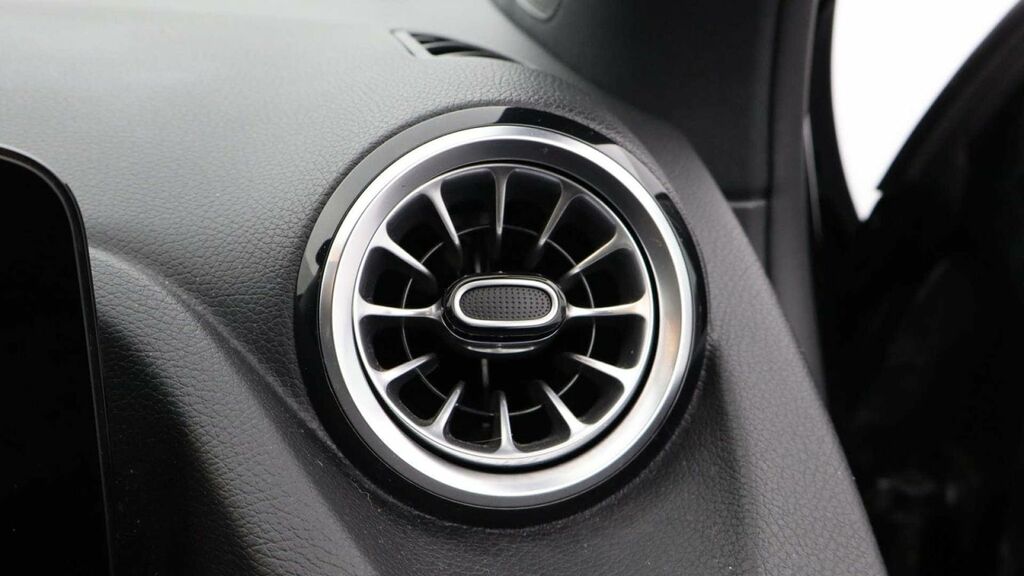 Mercedes-Benz EQA Eqa 250 Amg Line Premium Black #22