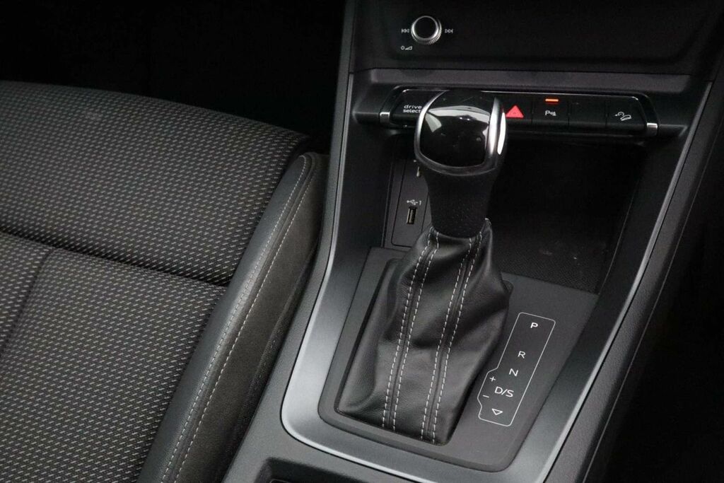 Audi Q3 Tfsi S Line Black #16