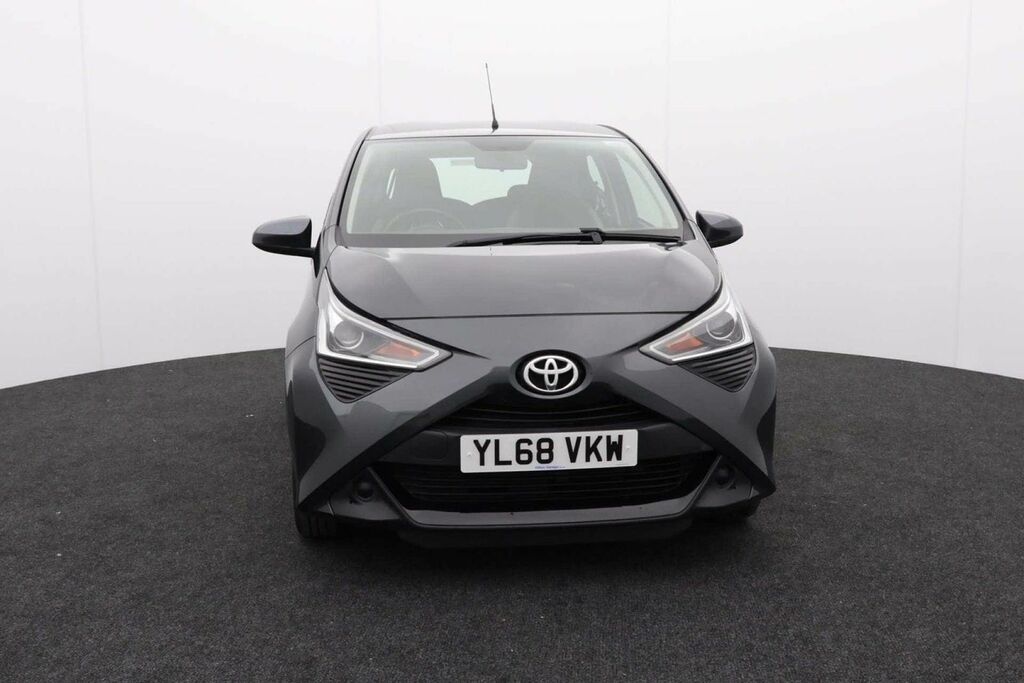Toyota Aygo X 1.0 Aygo X-play Vvt-i Grey #2