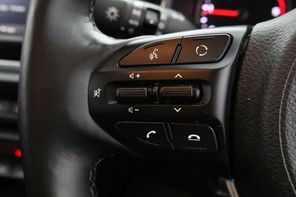 Kia RIO 1.2 1 82 White #17