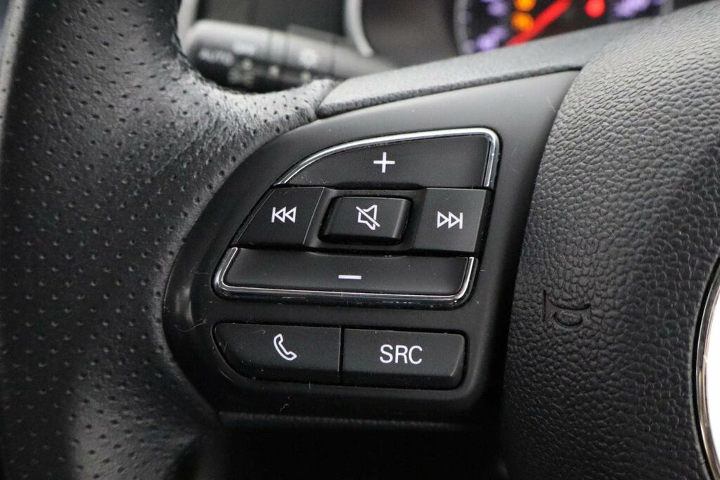 MG ZS 1.5 Vti-tech Exclusive Silver #17