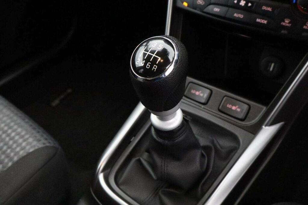 Suzuki SX4 S Cross Hatchback Black #16