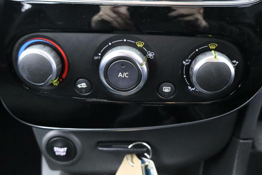 Renault Clio Clio Iconic Tce Black #15