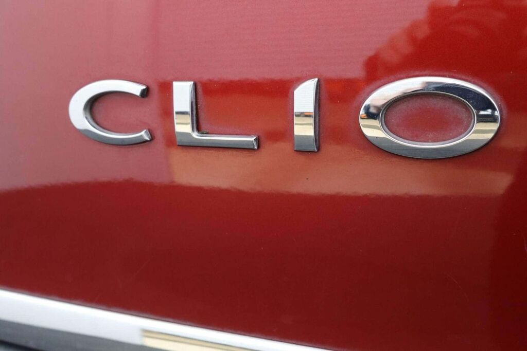 Renault Clio Clio Iconic Tce Black #26