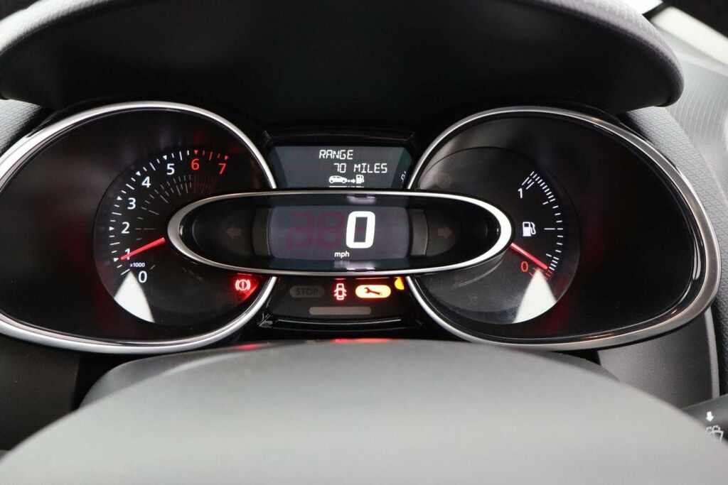 Renault Clio Clio Iconic Tce Black #17
