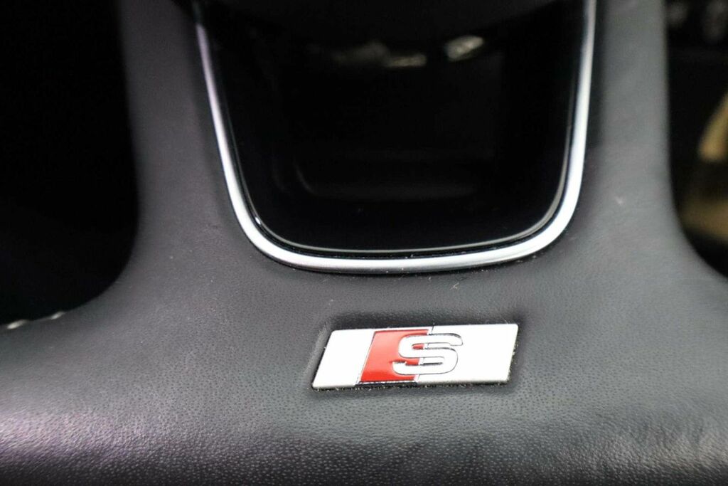 Audi Q2 30 Tdi Black Edition  #19