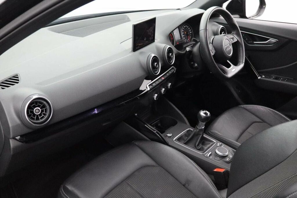 Audi Q2 30 Tdi Black Edition  #31