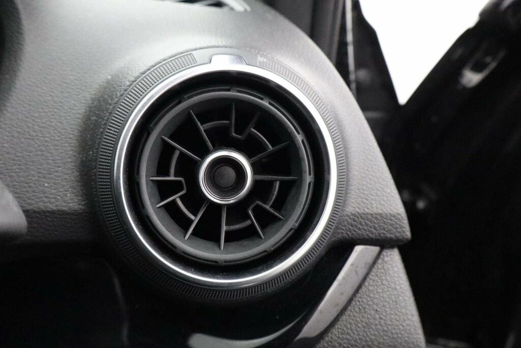 Audi Q2 30 Tdi Black Edition  #20