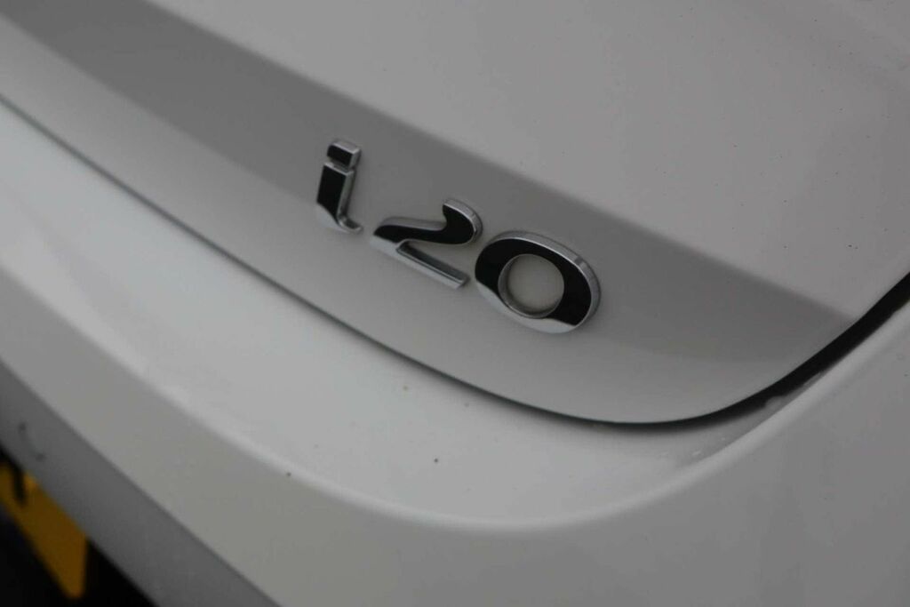 Hyundai I20 Se White #25