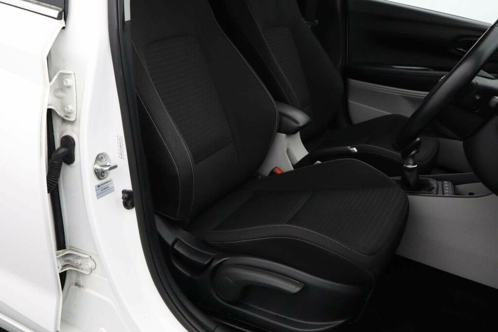 Hyundai I20 Se White #21