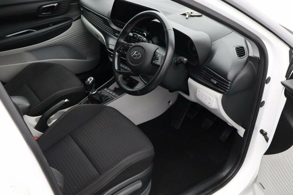 Hyundai I20 Se White #10