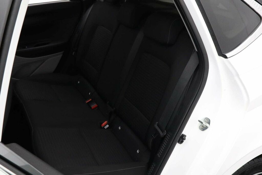 Hyundai I20 Se White #28