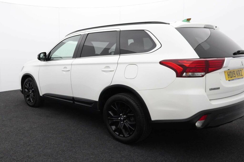 Mitsubishi Outlander 2.0 Outlander Black Cvt 4Wd White #5
