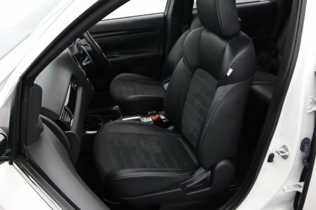Mitsubishi Outlander Mivec 4 Silver #29