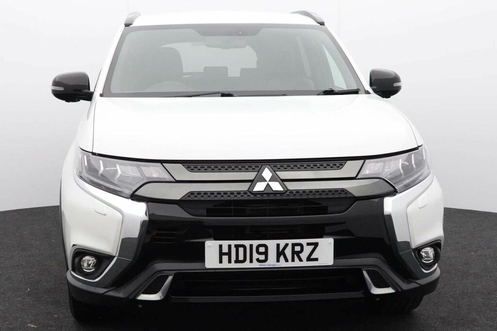 Mitsubishi Outlander 2.0 Outlander Black Cvt 4Wd White #2