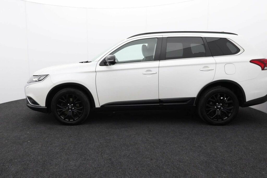 Mitsubishi Outlander 2.0 Outlander Black Cvt 4Wd White #4