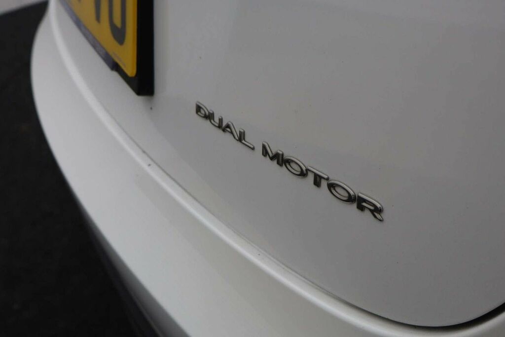Tesla Model 3 Rwd 245 Ps White #24