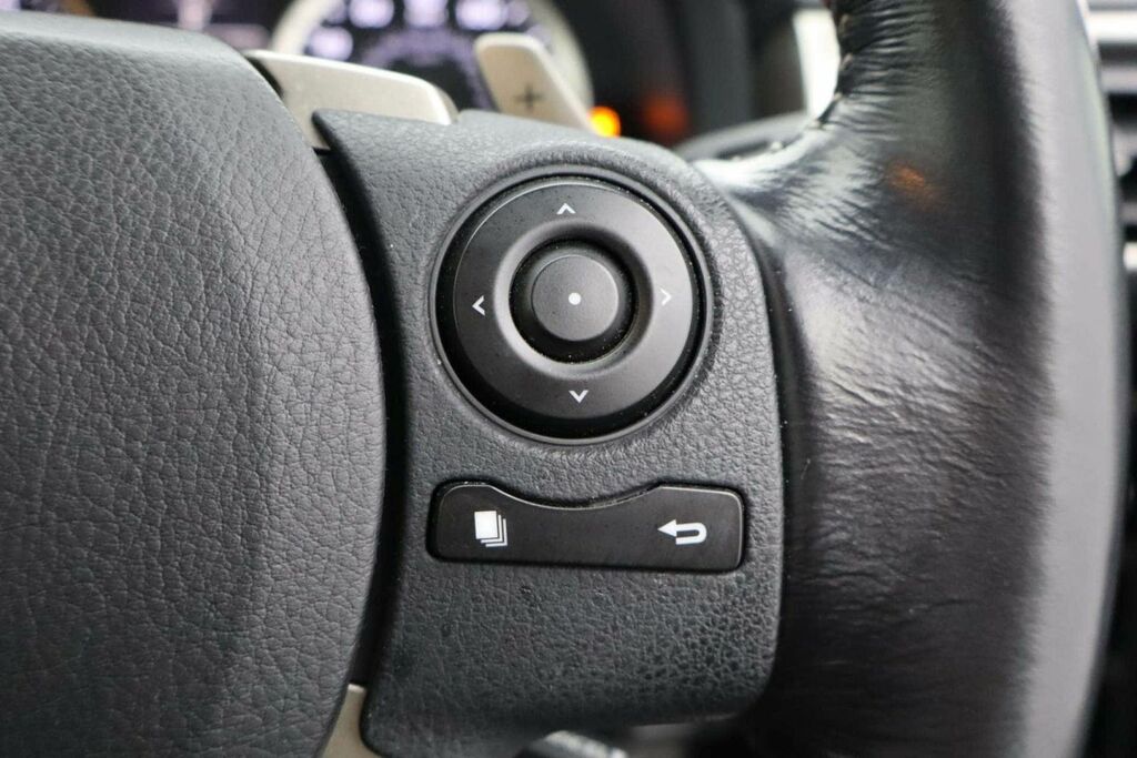 Lexus IS 300H Sport Cvt White #17