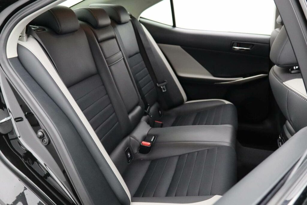 Lexus IS 300H Sport Cvt White #21