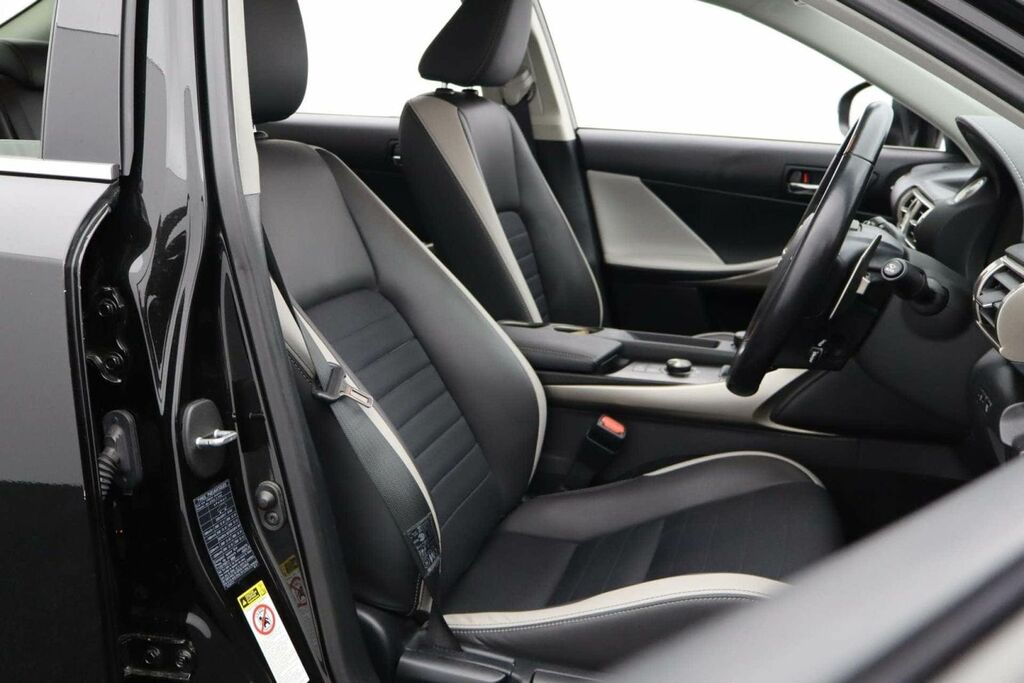 Lexus IS 300H Sport Cvt White #20