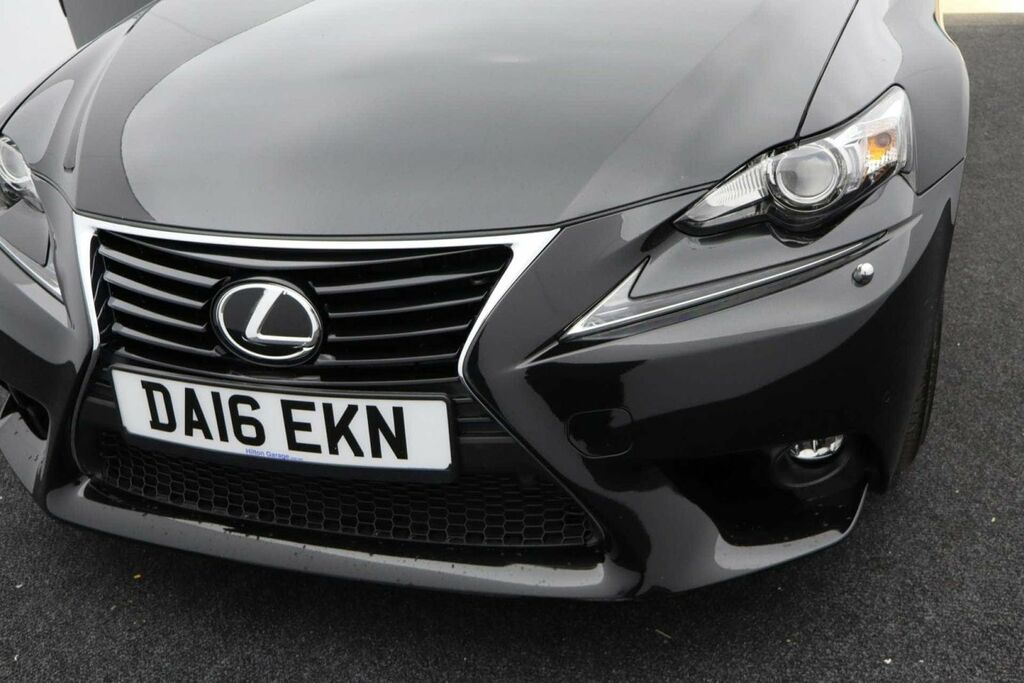 Lexus IS 300H Sport Cvt White #30