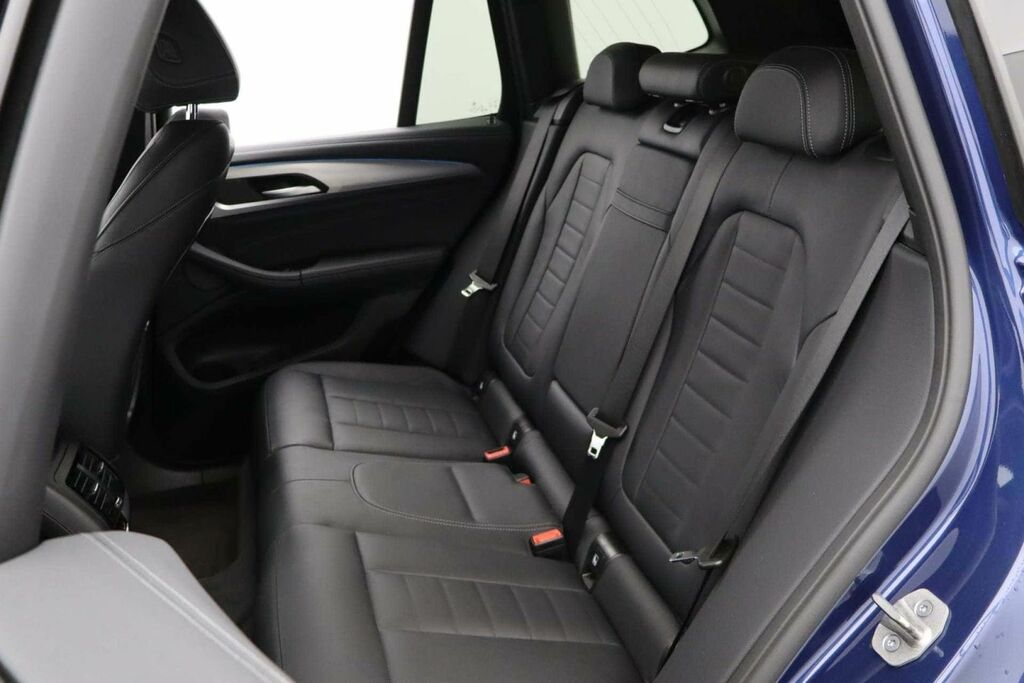 BMW iX3 80Kwh Premier Edition Black #29