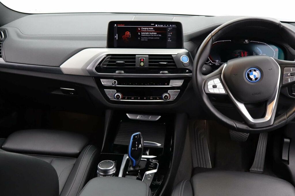 BMW iX3 80Kwh Premier Edition Black #24