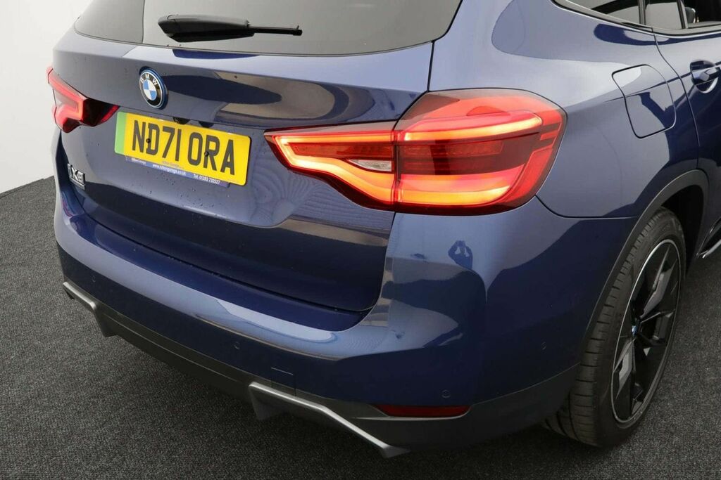 BMW iX3 80Kwh Premier Edition Black #25