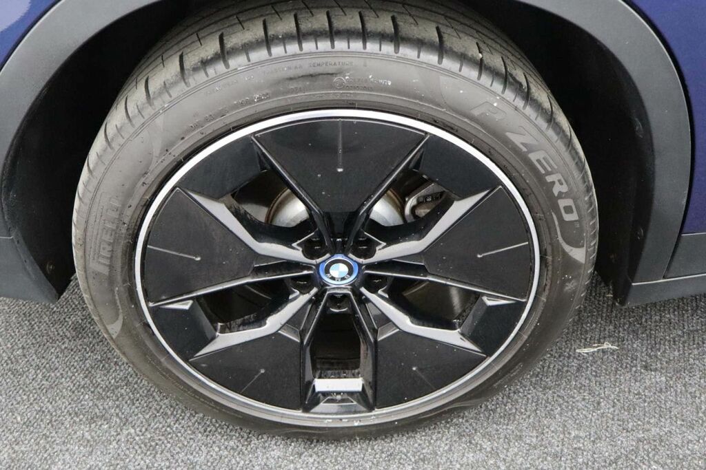 BMW iX3 80Kwh Premier Edition Black #9