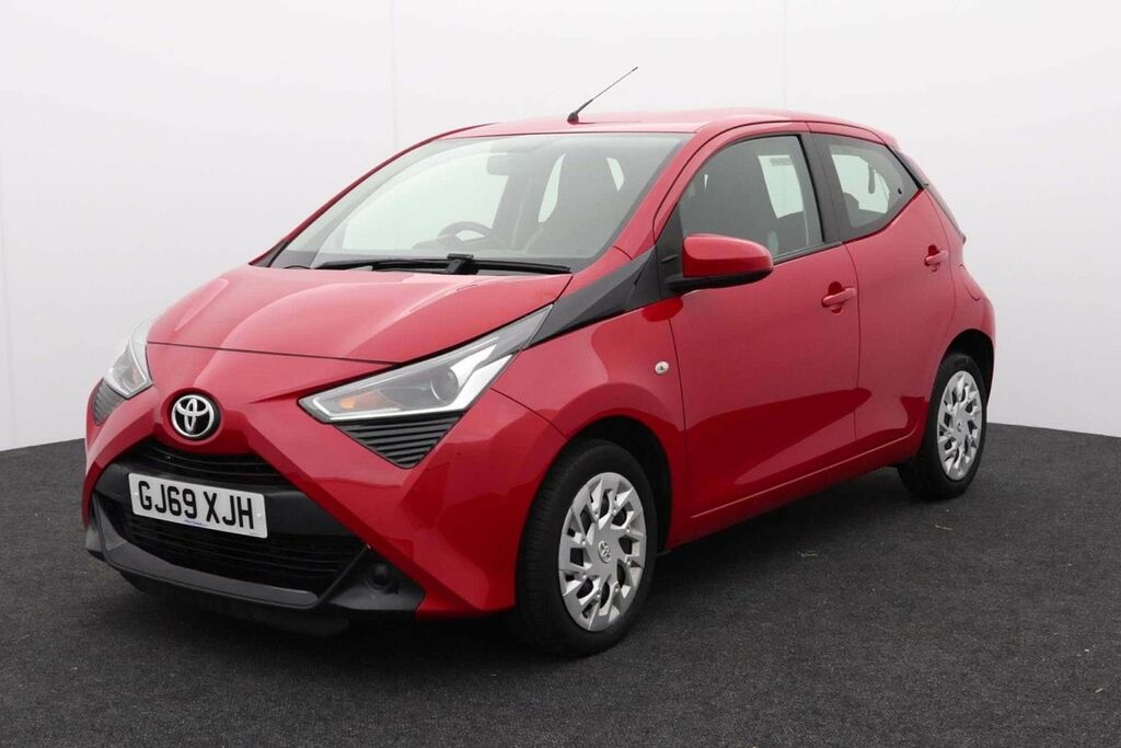 Toyota Aygo X 1.0 Aygo X-play Vvt-i Red #3