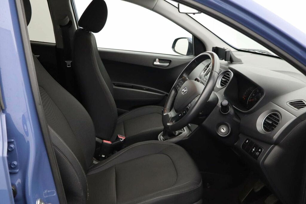 Hyundai I10 Premium White #10