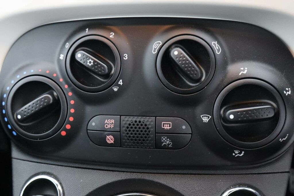 Fiat 500 Lounge Red #12