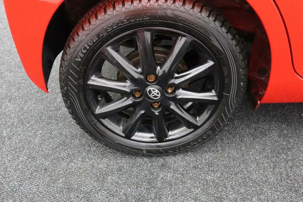 Toyota Aygo X X-clusiv 3 Grey #9