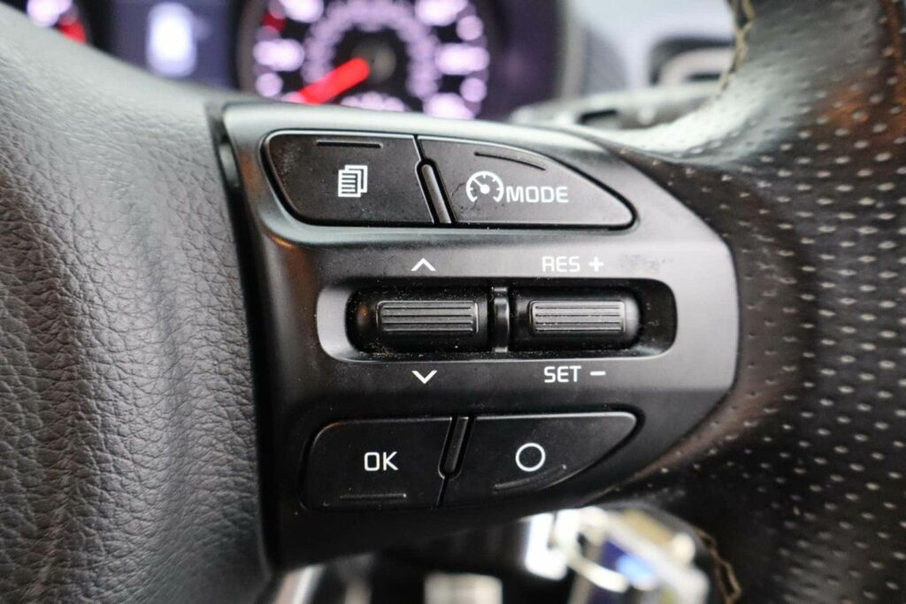 Kia RIO 1.4 2 Hatchback Black #18