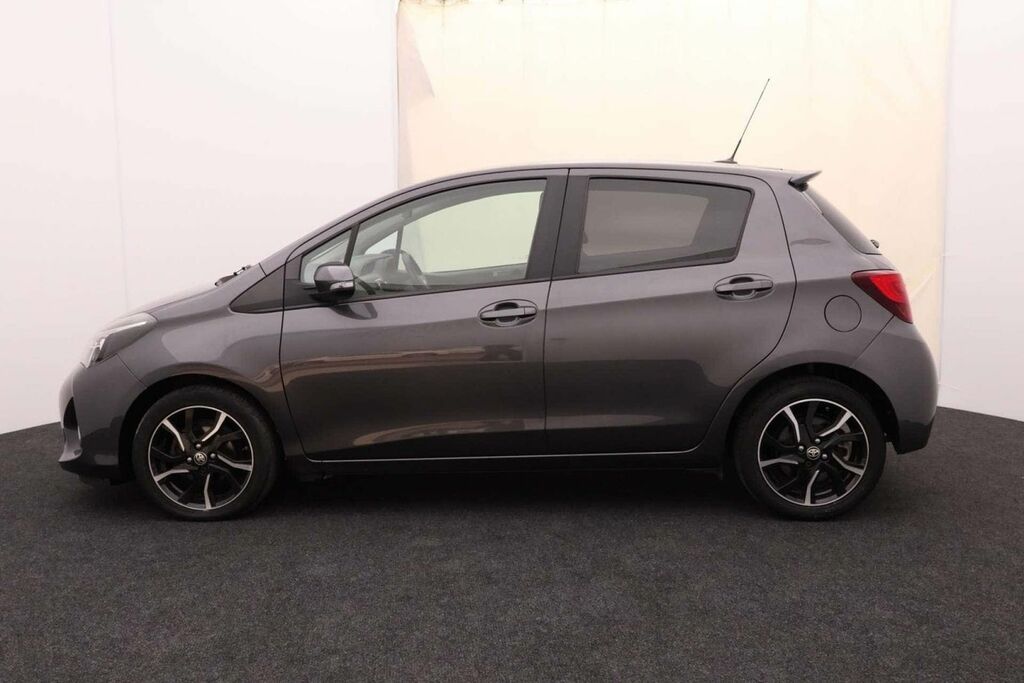 Toyota Yaris Hatchback Red #4