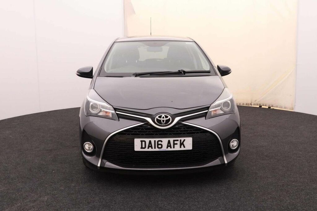 Toyota Yaris Hatchback Red #2