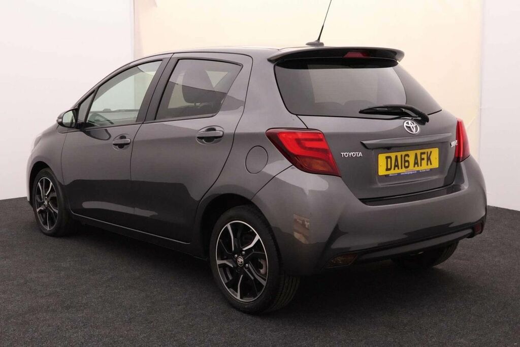 Toyota Yaris Hatchback Red #5