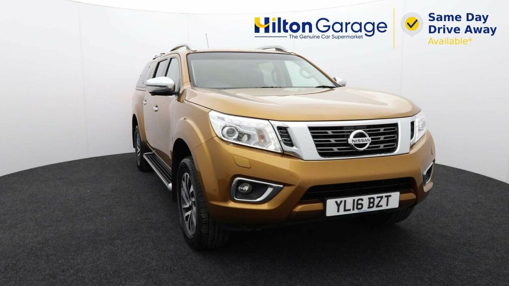 Nissan Navara 2.3 Np300 Navara Tekna Dci 4Wd Yellow