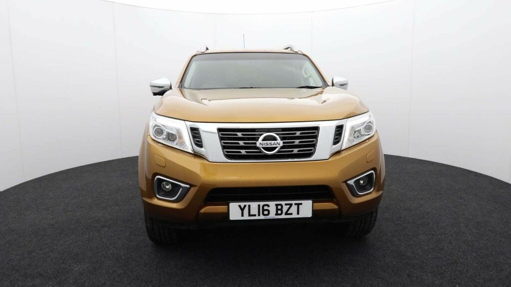 Nissan Navara 2.3 Np300 Navara Tekna Dci 4Wd Yellow #2
