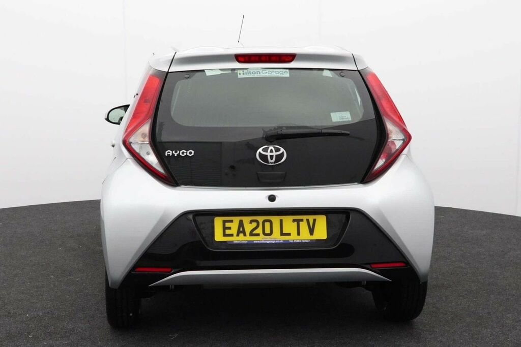 Toyota Aygo X 1.0 Aygo X-play Vvt-i Silver #6